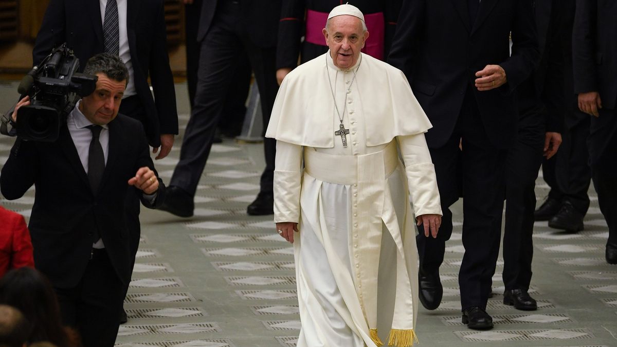 Papež nepovolil svěcení ženatých. Zrušení celibátu zůstává tabu